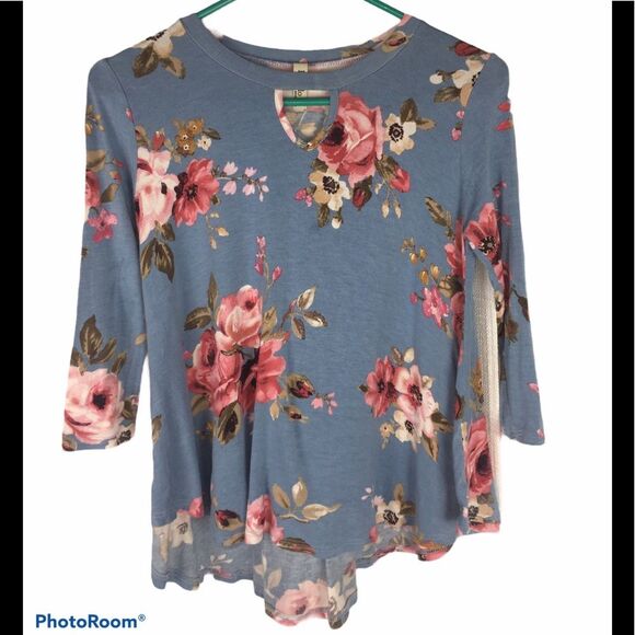 4/$20 Pomelo Blue Floral Soft Shirt Sz M - Picture 1 of 7